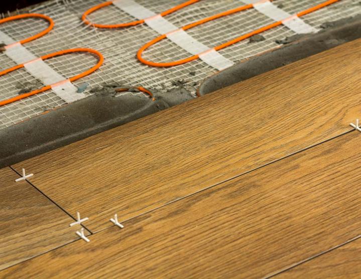 La référence dans la pose de planchers techniques. 